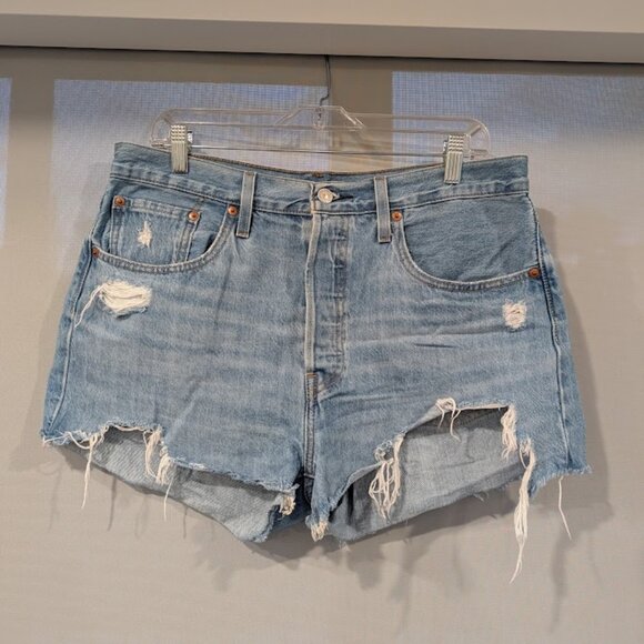 Levi's 501 Shorts - Picture 1 of 4